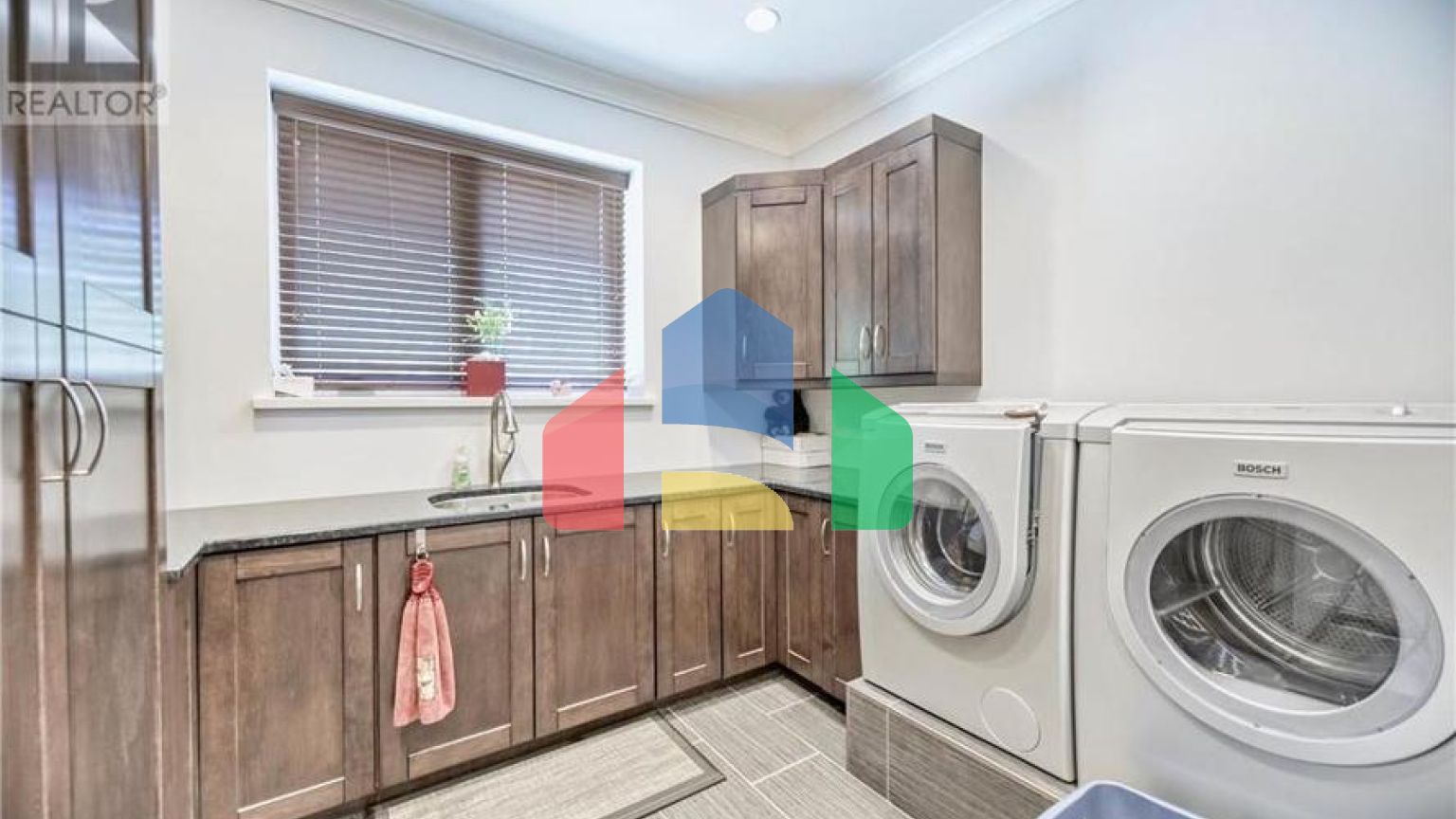 Residential - Single Family Home - Osoyoos, Canada - Canada