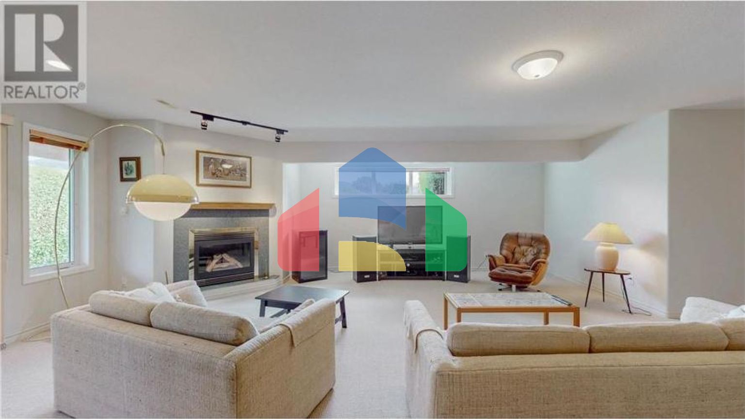 Residential - Single Family Home - Osoyoos, Canada - Canada