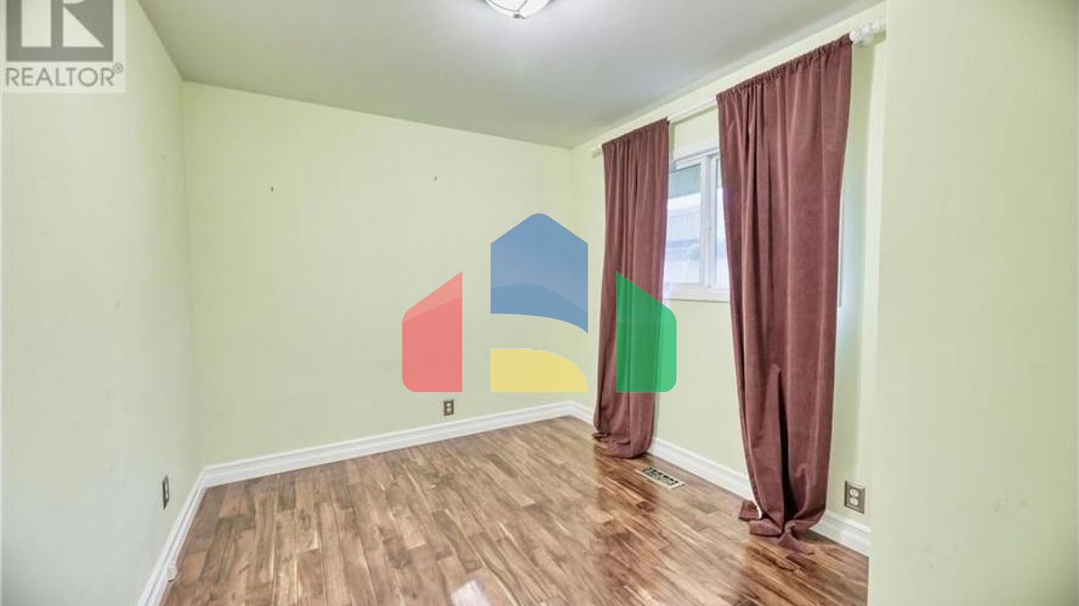 Residential - Single Family Home - Osoyoos, Canada - Canada