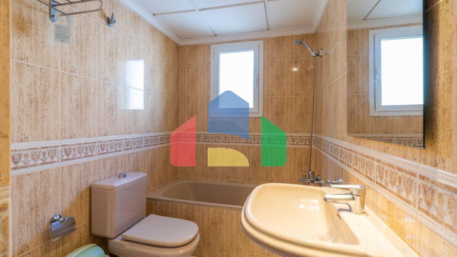 КВАРТИРЫ-БУНГАЛО НА ВЕРХНЕМ ЭТАЖЕ В КАЛЬПЕ