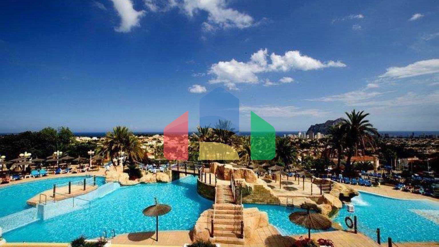 КВАРТИРЫ-БУНГАЛО НА ВЕРХНЕМ ЭТАЖЕ В КАЛЬПЕ