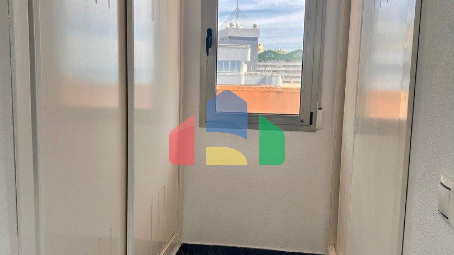 КРАСИВЫЙ ПЕНТХАУС С ВИДОМ НА МОРЕ В КАЛЬПЕ