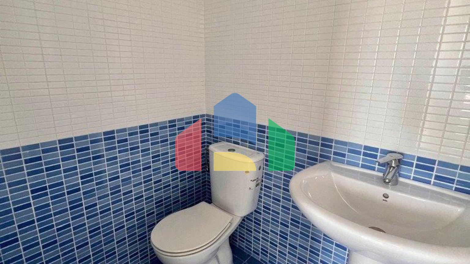 КРАСИВЫЙ ПЕНТХАУС С ВИДОМ НА МОРЕ В КАЛЬПЕ