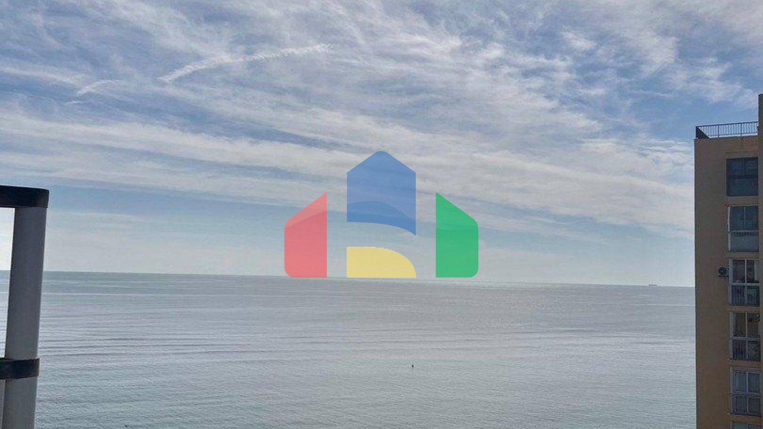 КРАСИВЫЙ ПЕНТХАУС С ВИДОМ НА МОРЕ В КАЛЬПЕ