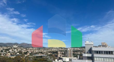 КРАСИВЫЙ ПЕНТХАУС С ВИДОМ НА МОРЕ В КАЛЬПЕ