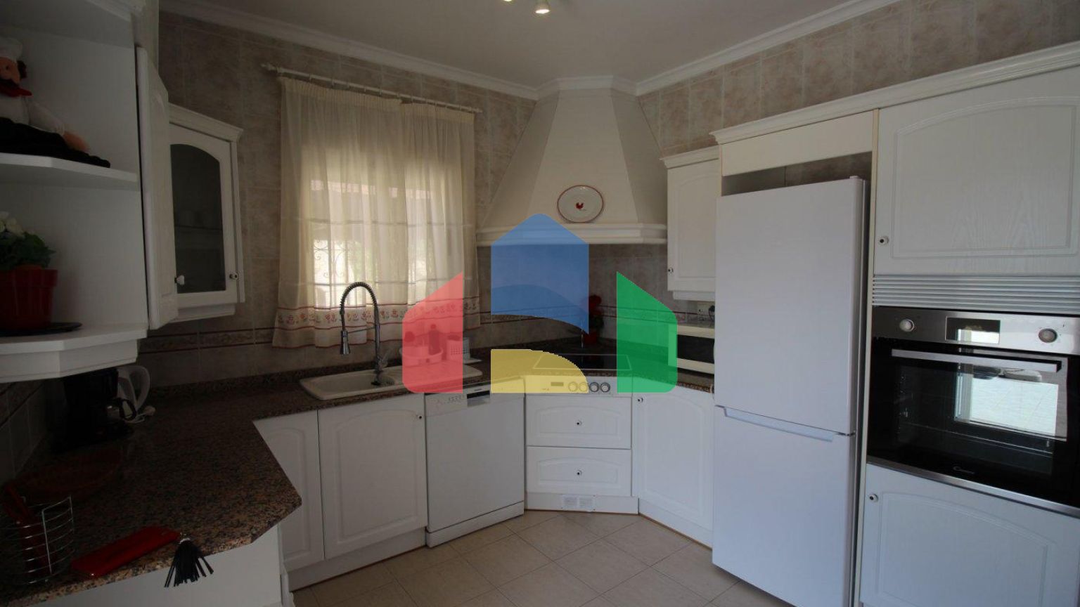 РОСКОШНАЯ ВИЛЛА В ГОРАХ С ВИДОМ НА МОРЕ