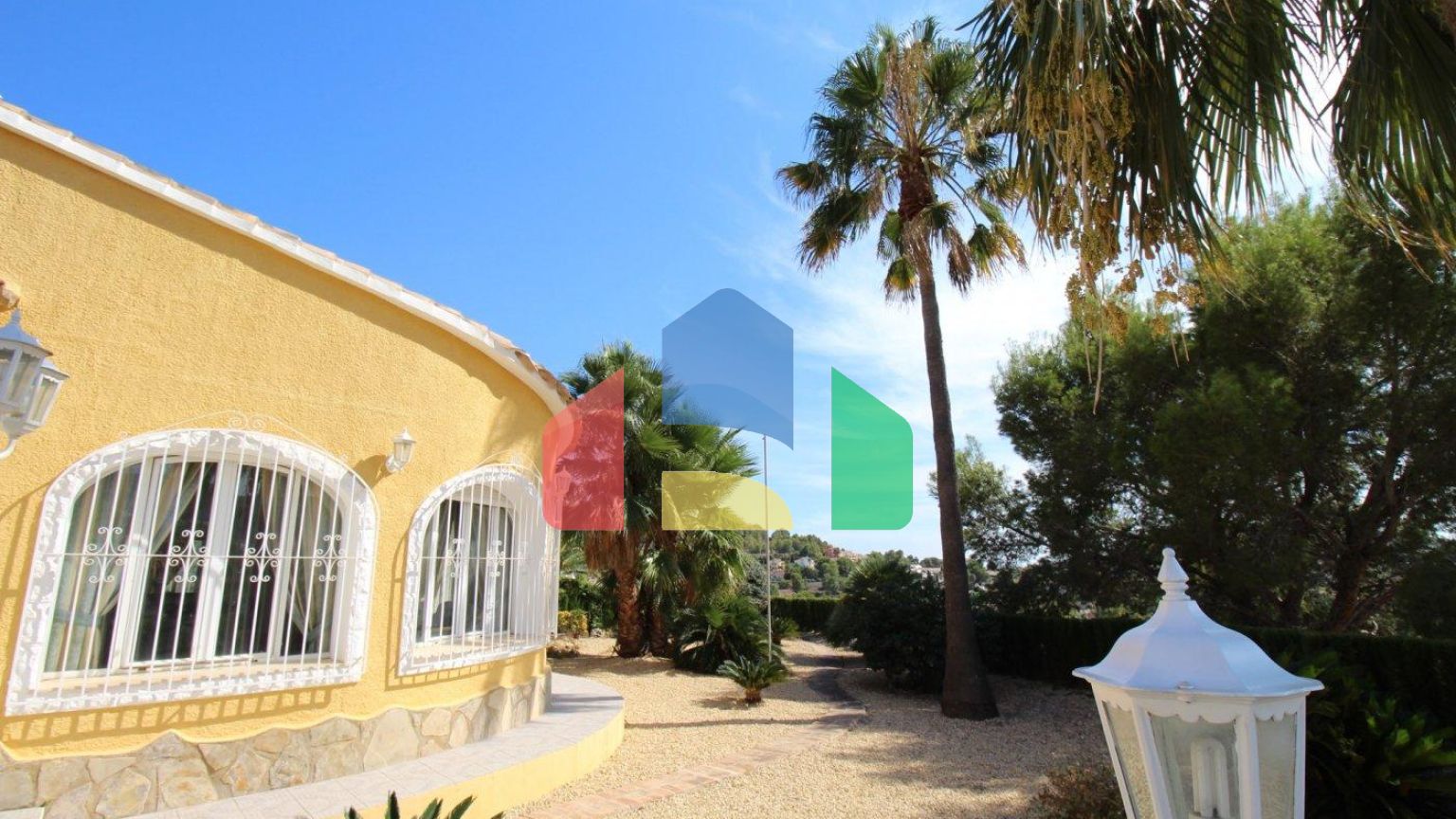 РОСКОШНАЯ ВИЛЛА В ГОРАХ С ВИДОМ НА МОРЕ