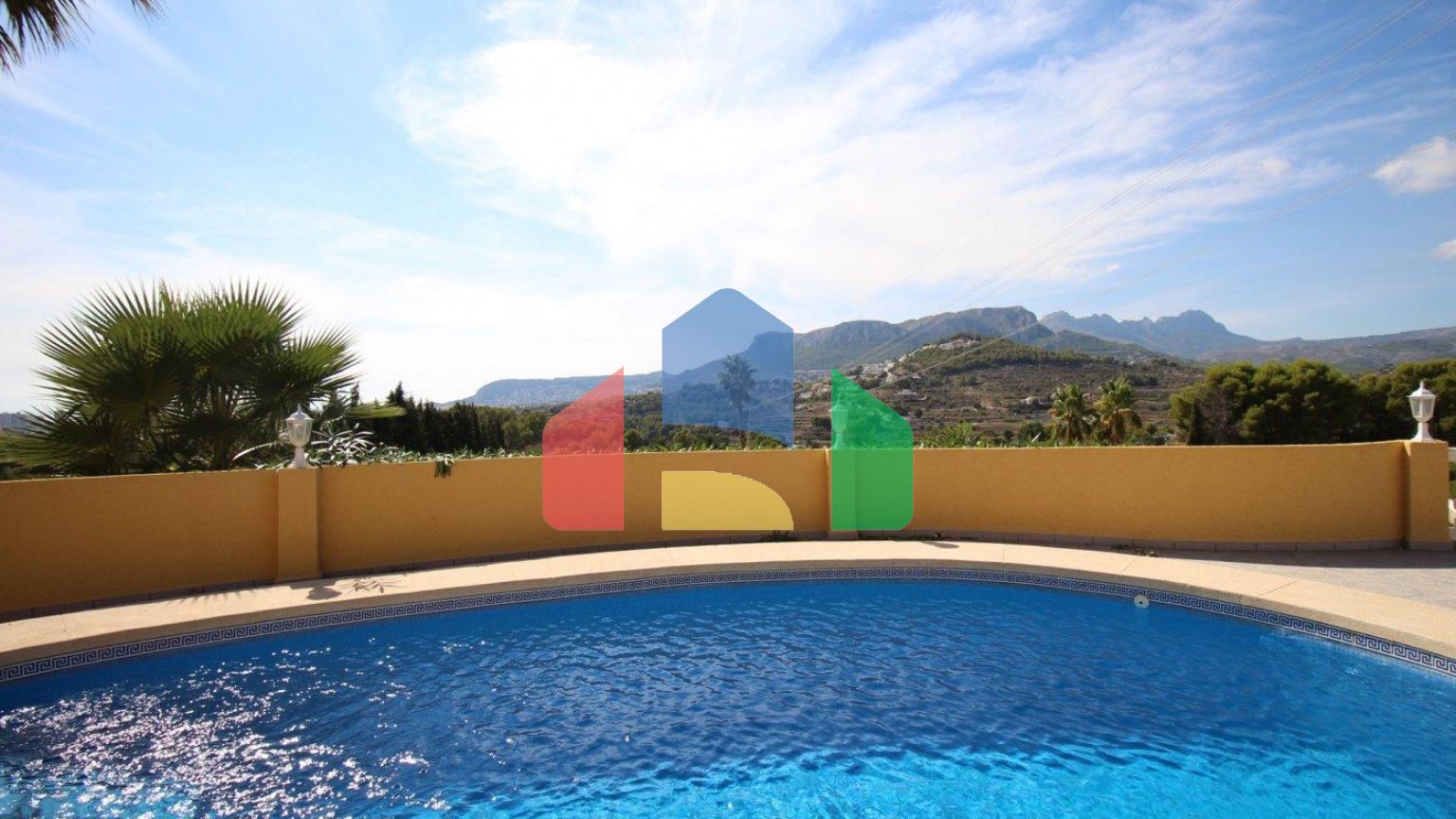 РОСКОШНАЯ ВИЛЛА В ГОРАХ С ВИДОМ НА МОРЕ