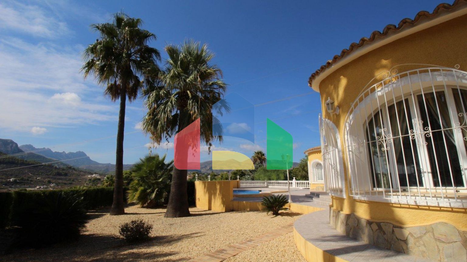 РОСКОШНАЯ ВИЛЛА В ГОРАХ С ВИДОМ НА МОРЕ