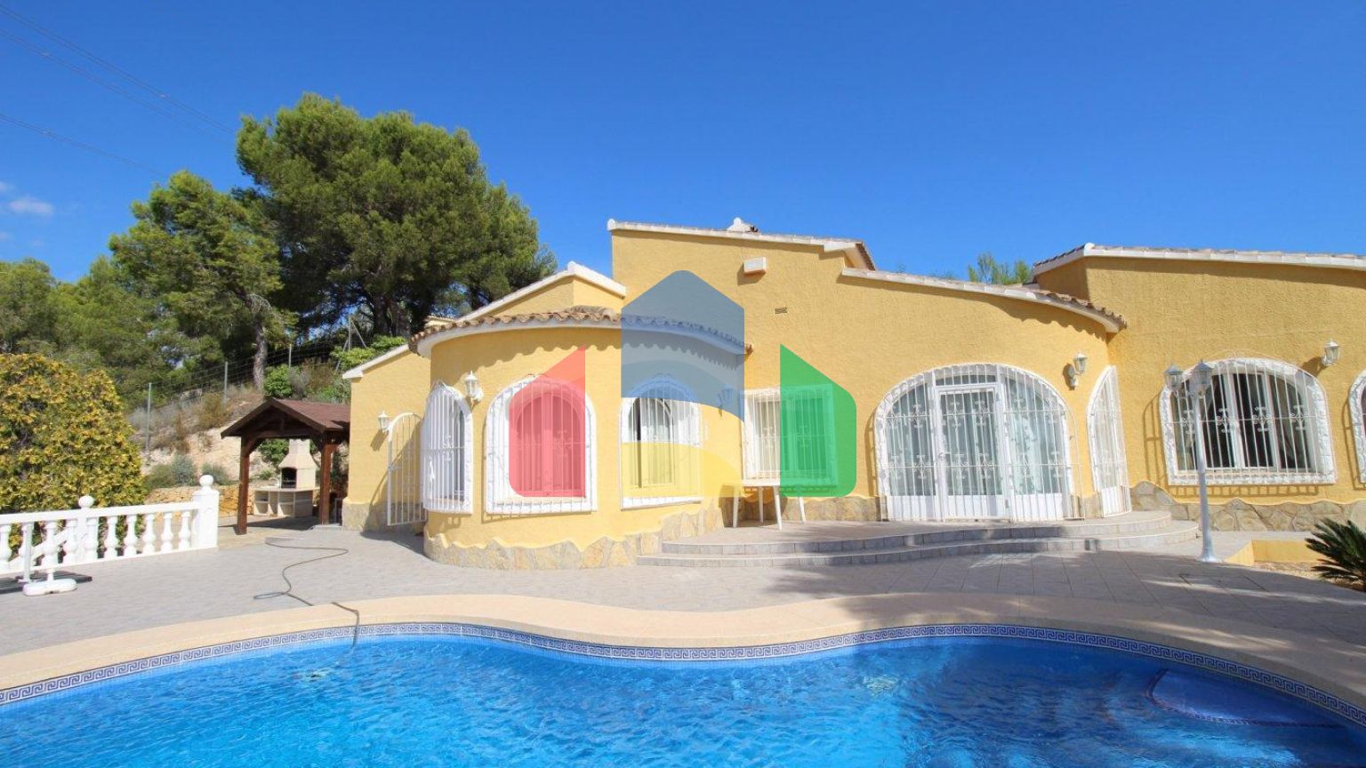 РОСКОШНАЯ ВИЛЛА В ГОРАХ С ВИДОМ НА МОРЕ