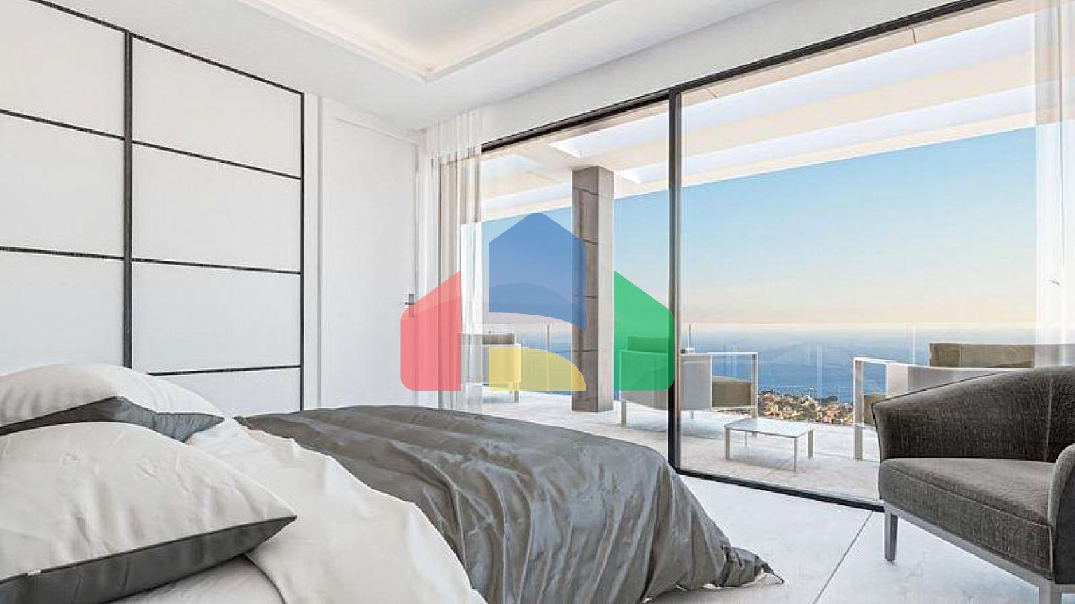 Роскошная вилла с частным бассейном и видом на море