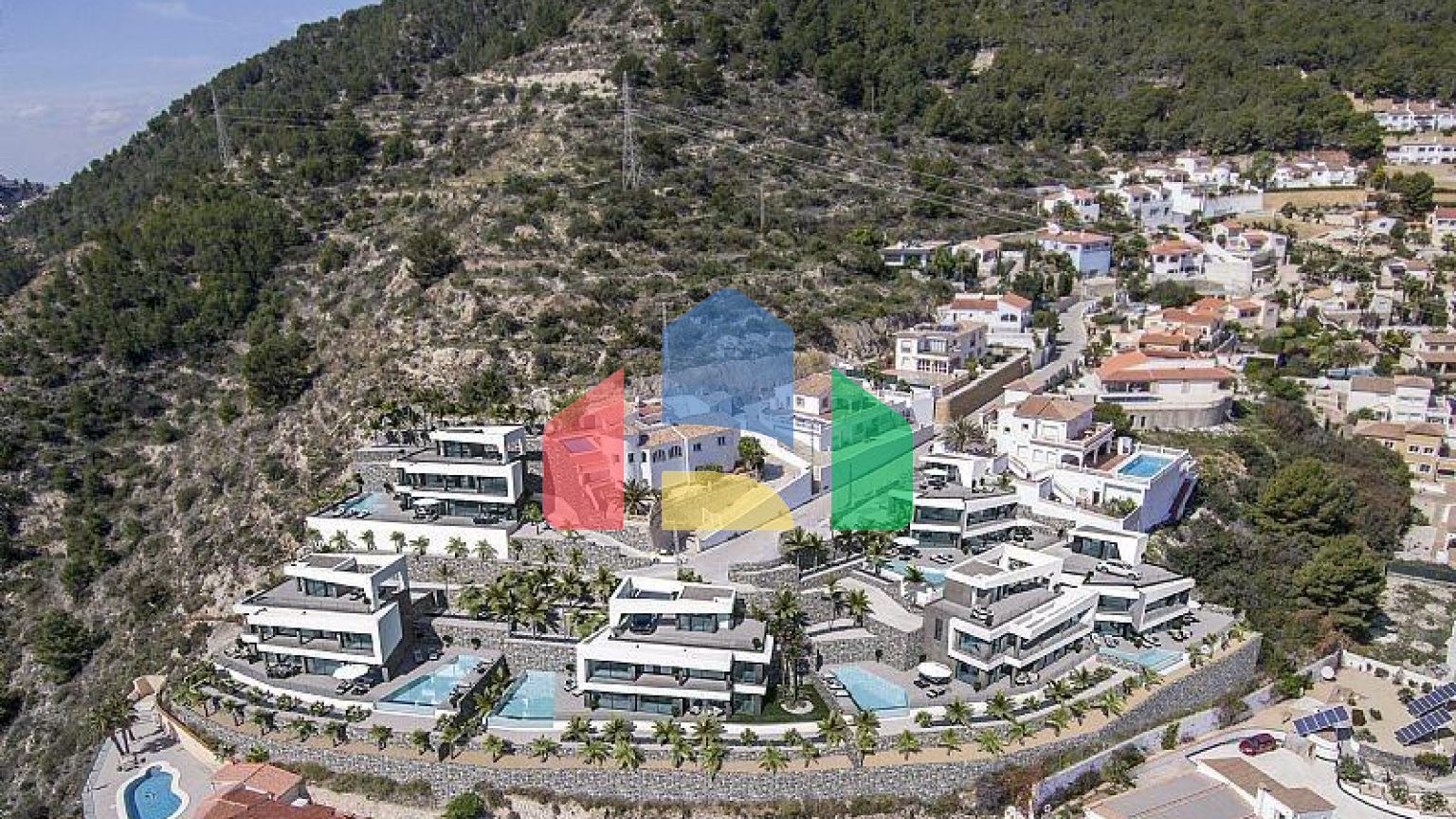 Роскошная вилла с частным бассейном и видом на море