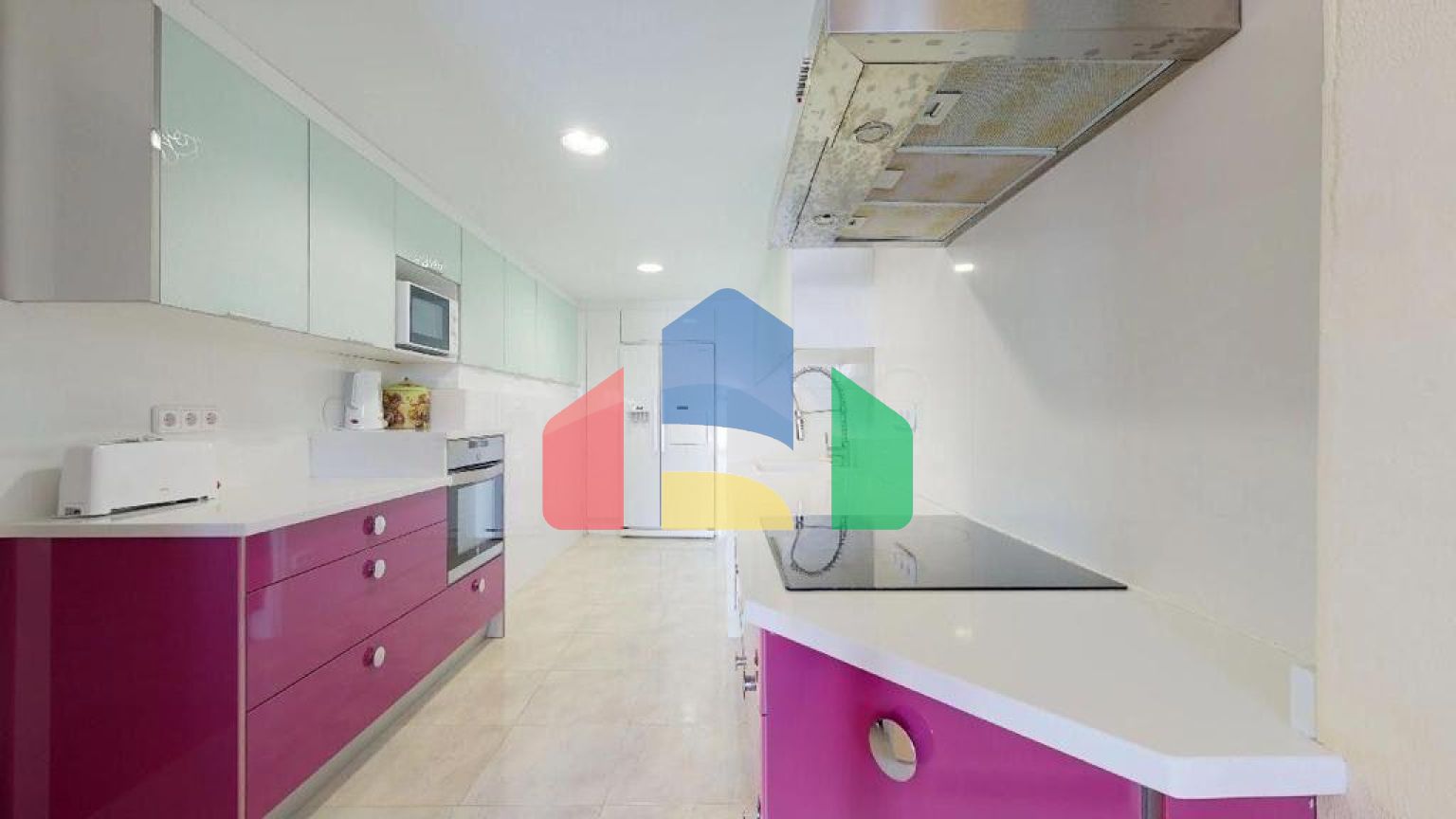 ЭКСКЛЮЗИВНАЯ ВИЛЛА В КАЛЬПЕ С ПРЕКРАСНЫМ ВИДОМ НА МОРЕ