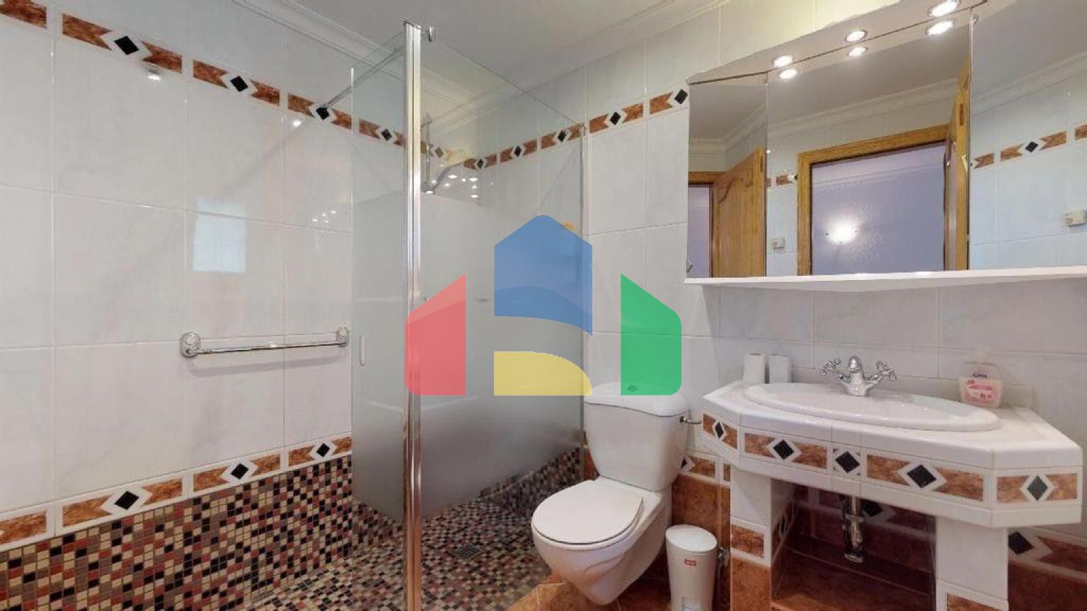 ЭКСКЛЮЗИВНАЯ ВИЛЛА В КАЛЬПЕ С ПРЕКРАСНЫМ ВИДОМ НА МОРЕ