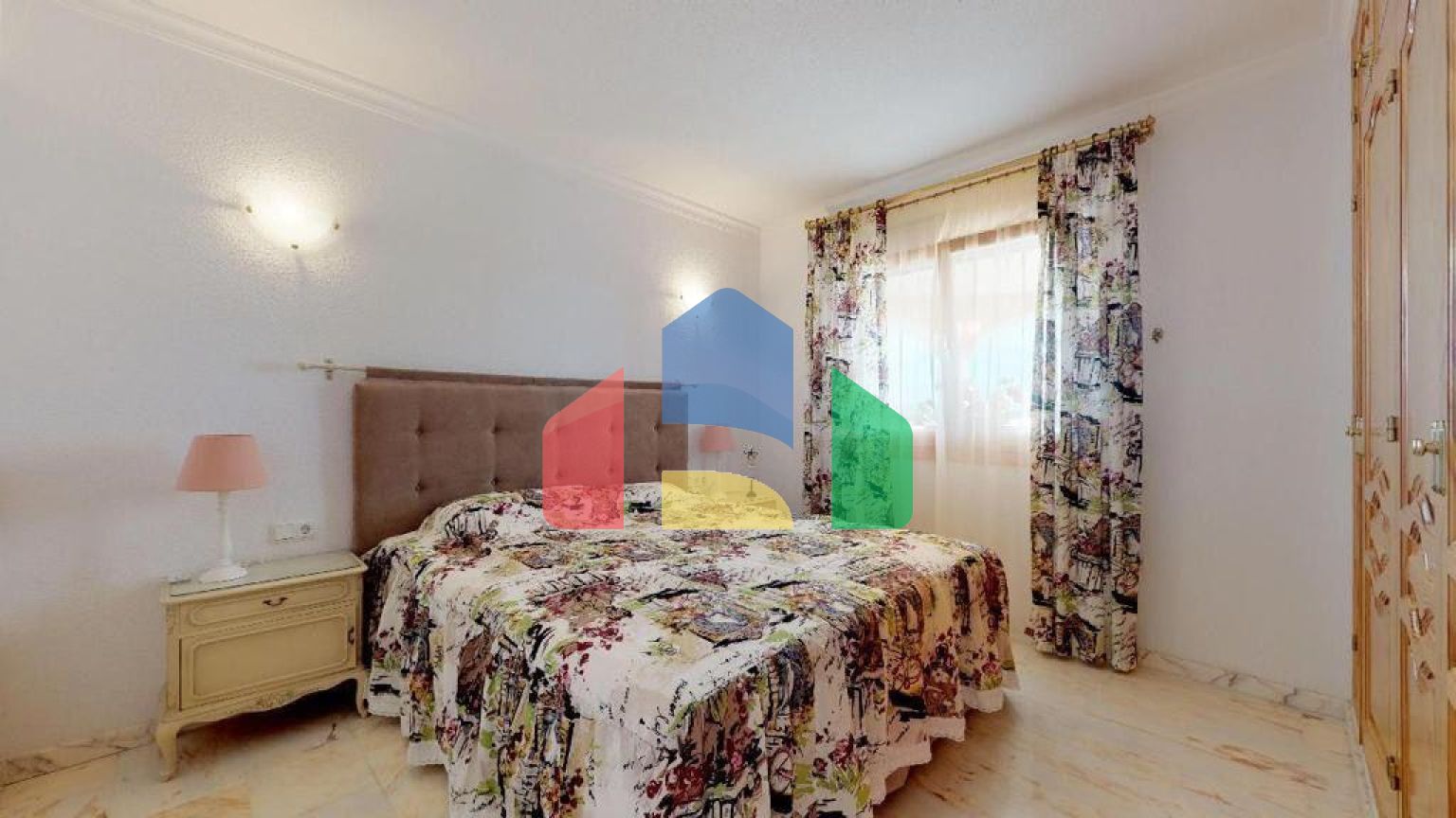 ЭКСКЛЮЗИВНАЯ ВИЛЛА В КАЛЬПЕ С ПРЕКРАСНЫМ ВИДОМ НА МОРЕ