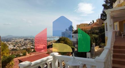 Exclusive villa in Calpe with panoramic views  and great investment opportunity