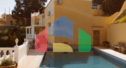 Exclusive villa in Calpe with panoramic views  and great investment opportunity