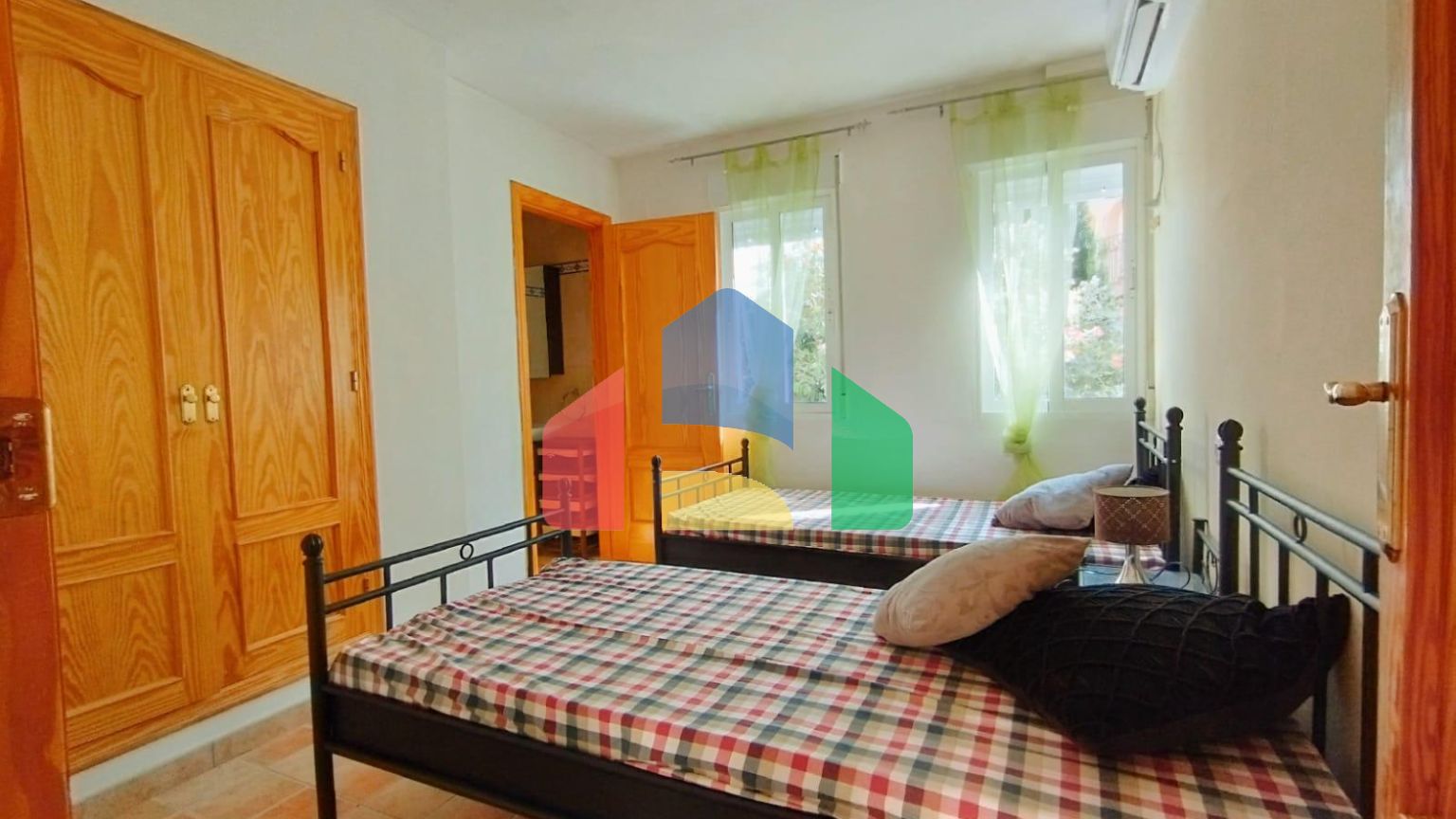 Эксклюзивная вилла в Кальпе с панорамным видом  и отличной возможностью для инвестиции