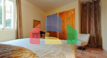 Эксклюзивная вилла в Кальпе с панорамным видом  и отличной возможностью для инвестиции