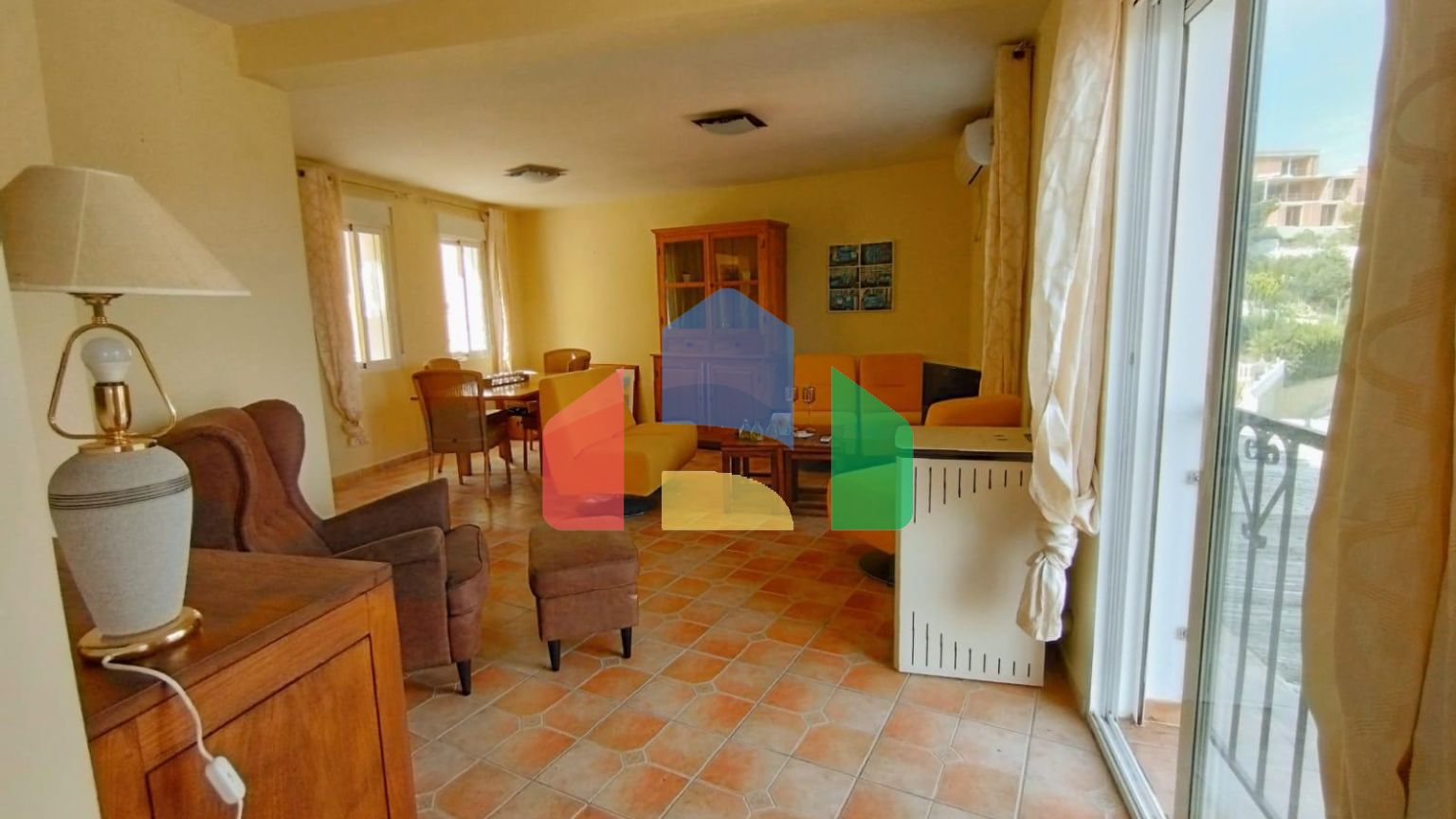 Эксклюзивная вилла в Кальпе с панорамным видом  и отличной возможностью для инвестиции