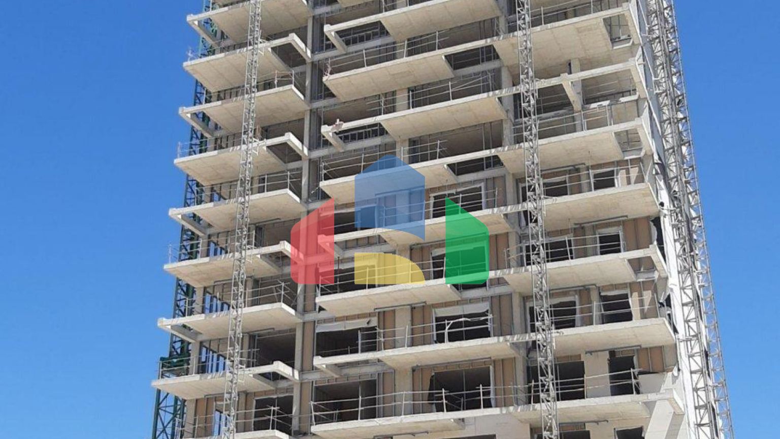 НОВЫЕ ПЕНТХАУСЫ В КАЛЬПЕ