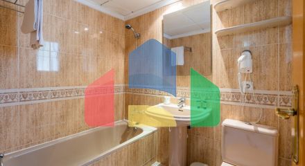 АПАРТАМЕНТЫ БУНГАЛО НА ВЕРХНЕМ ЭТАЖЕ В КАЛЬПЕ