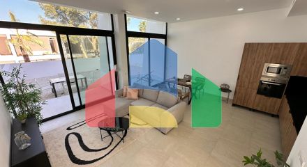 Недавно построенные двухквартирные дома на одну семью