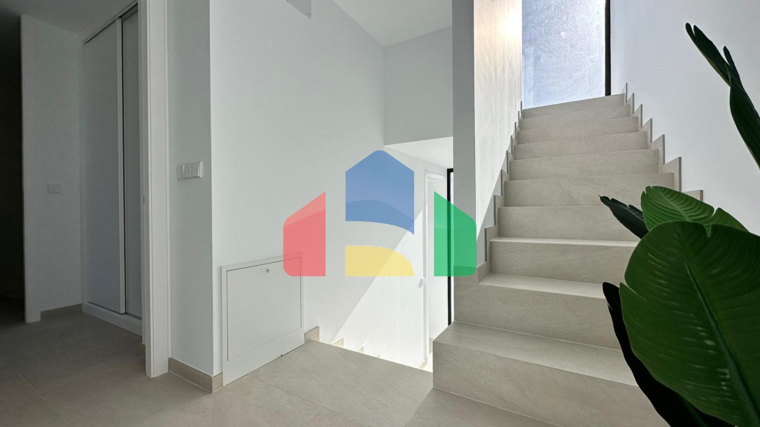 Недавно построенные двухквартирные дома на одну семью