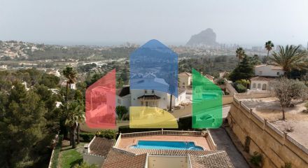 Эксклюзивная средиземноморская вилла в Кальпе с большим бассейном и панорамным видом