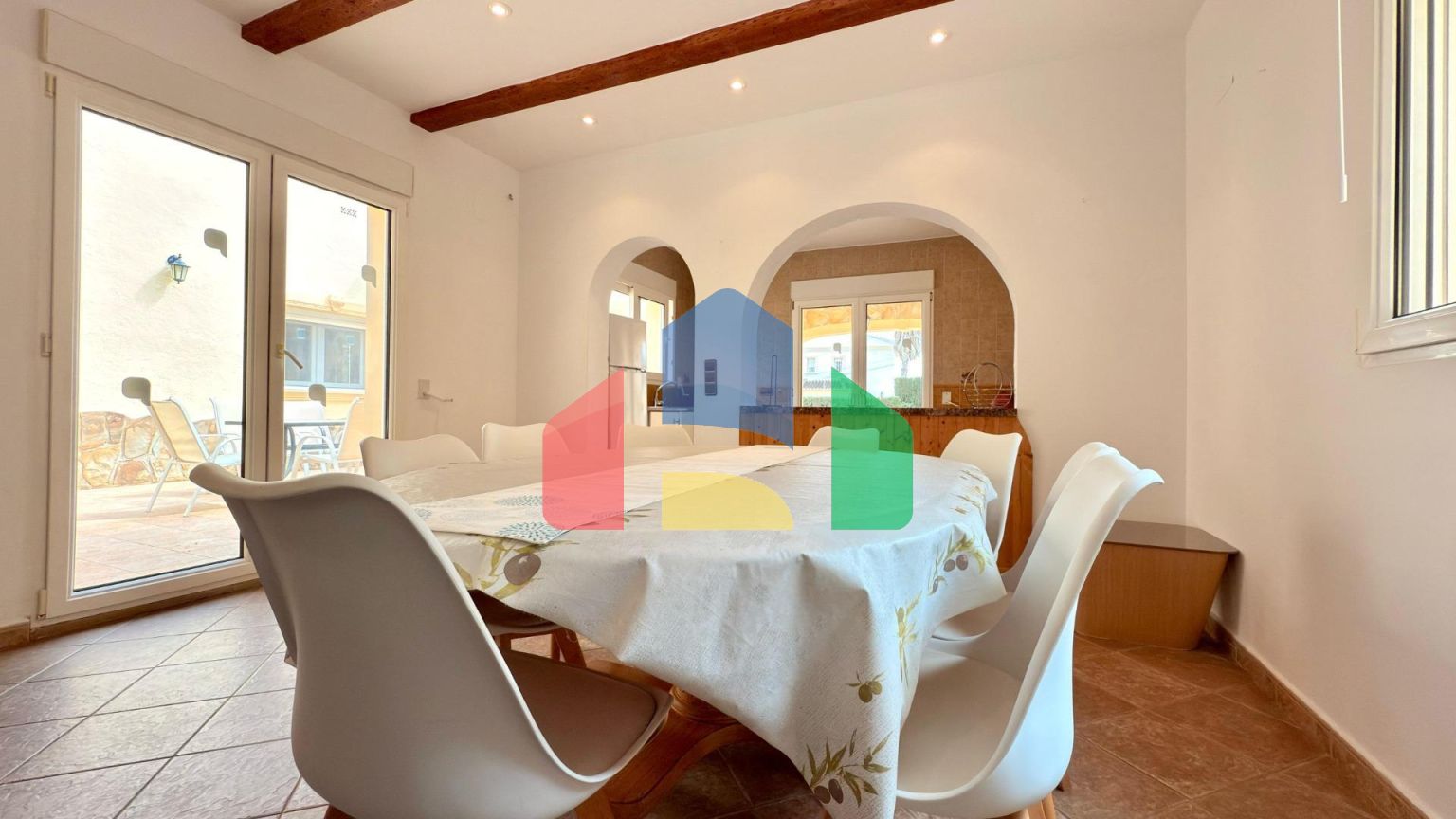 Эксклюзивная средиземноморская вилла в Кальпе с большим бассейном и панорамным видом