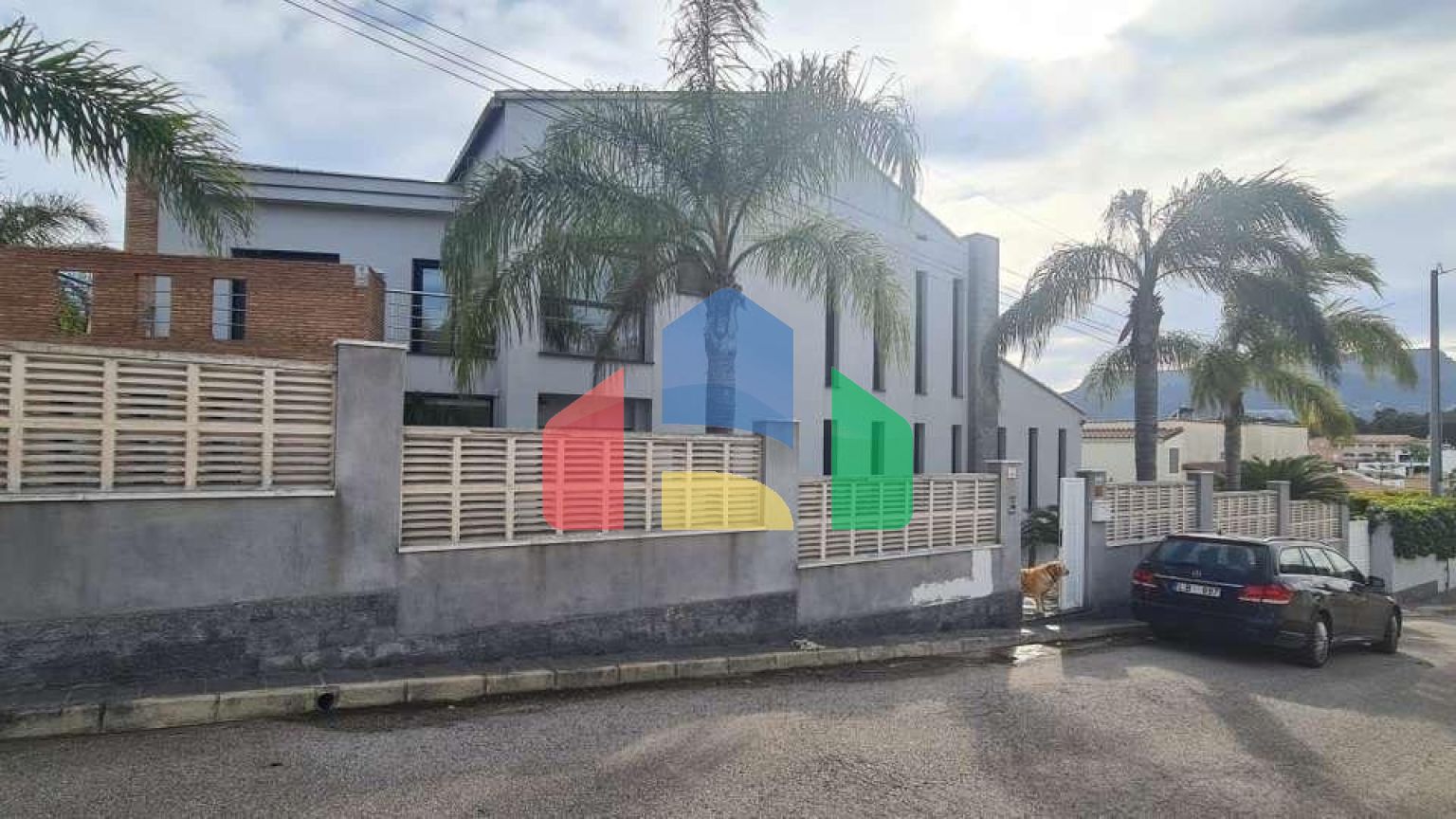 ВИЛЛА В КАЛЬПЕ НА ПРОДАЖУ