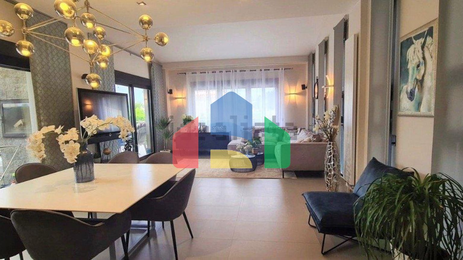 ВИЛЛА В КАЛЬПЕ НА ПРОДАЖУ