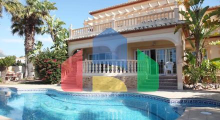 Your Mediterranean Paradise in Calpe – Luxury Villa Just 450 m from the Beach