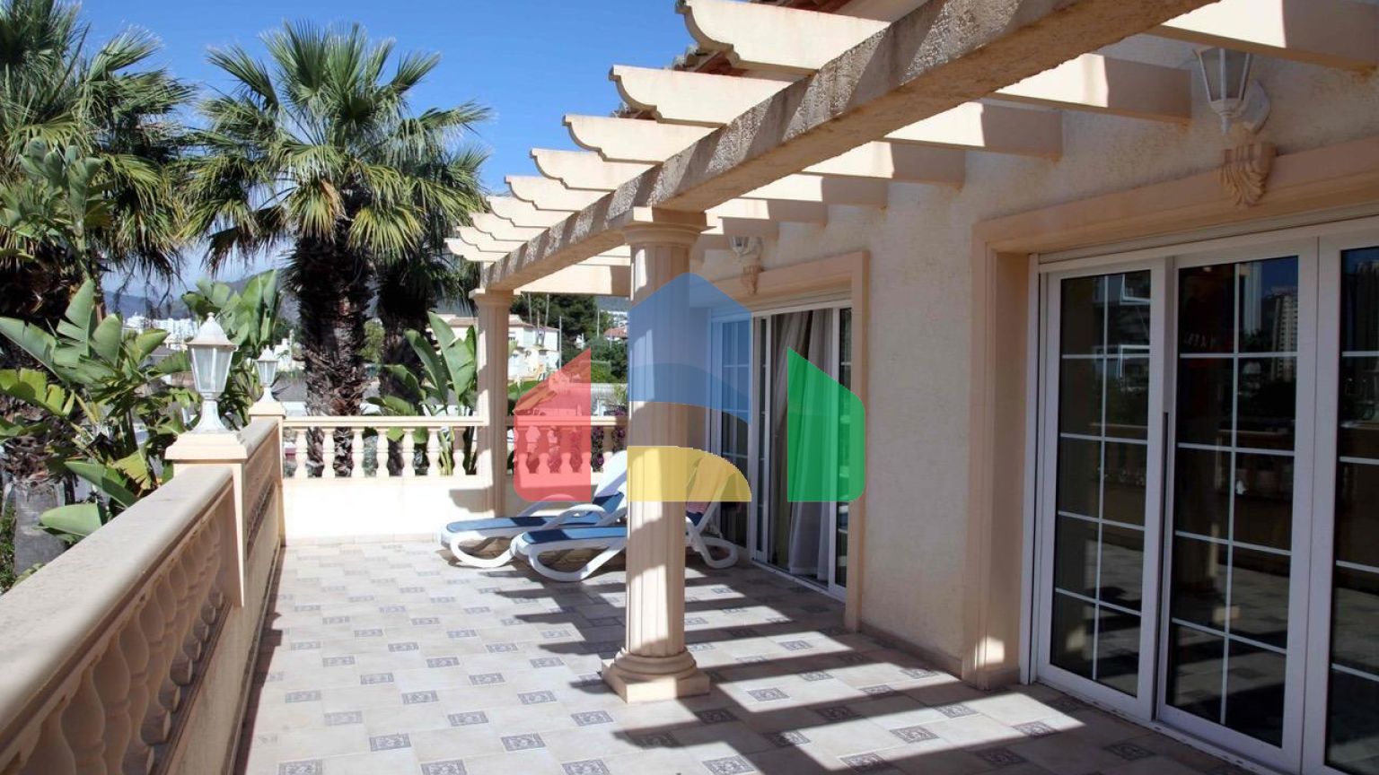 Ваш средиземноморский рай в Кальпе – Роскошная вилла в 450 м от пляжа