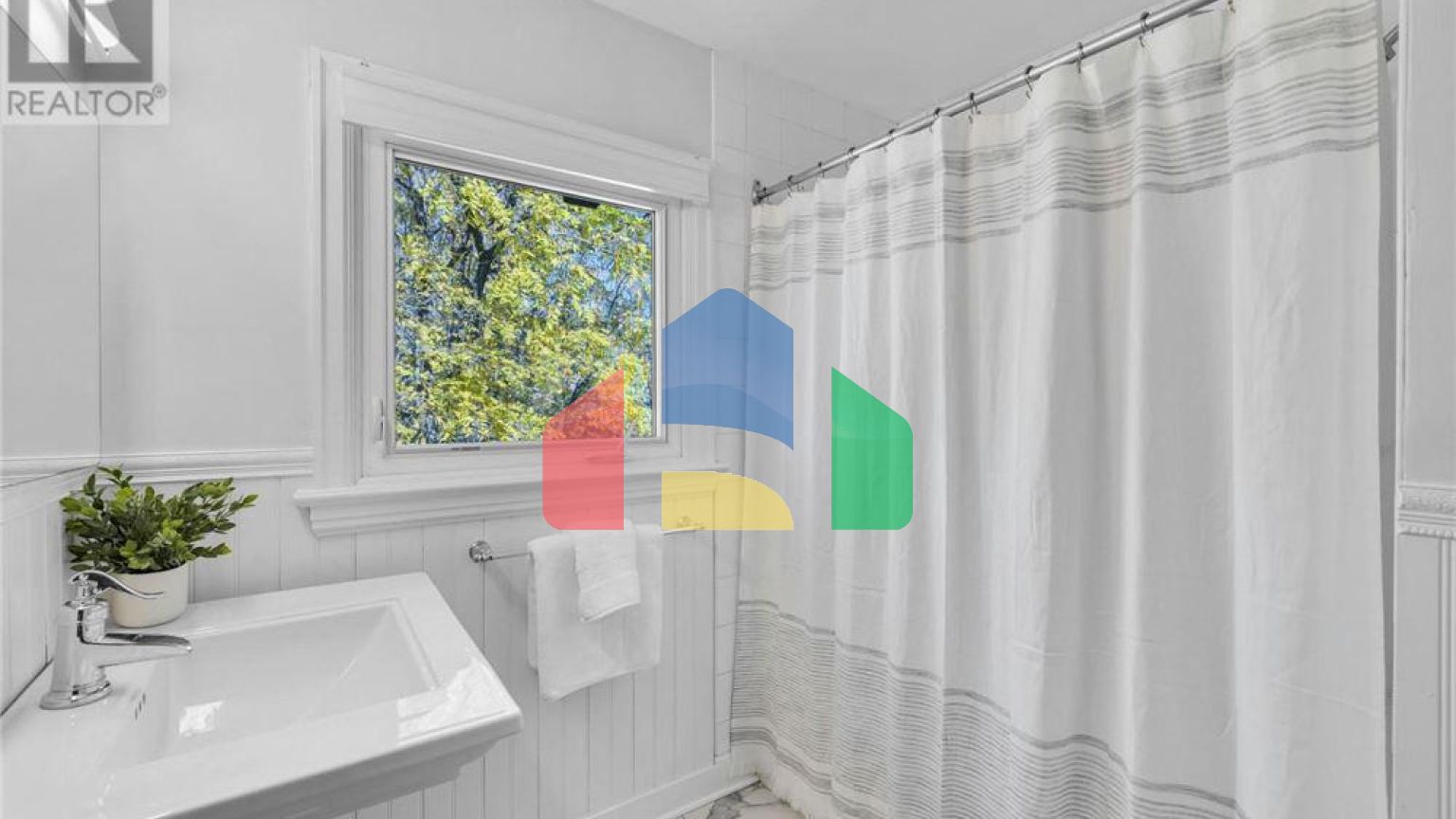 Residential - Single Family Home - Ottawa, Canada - Canada