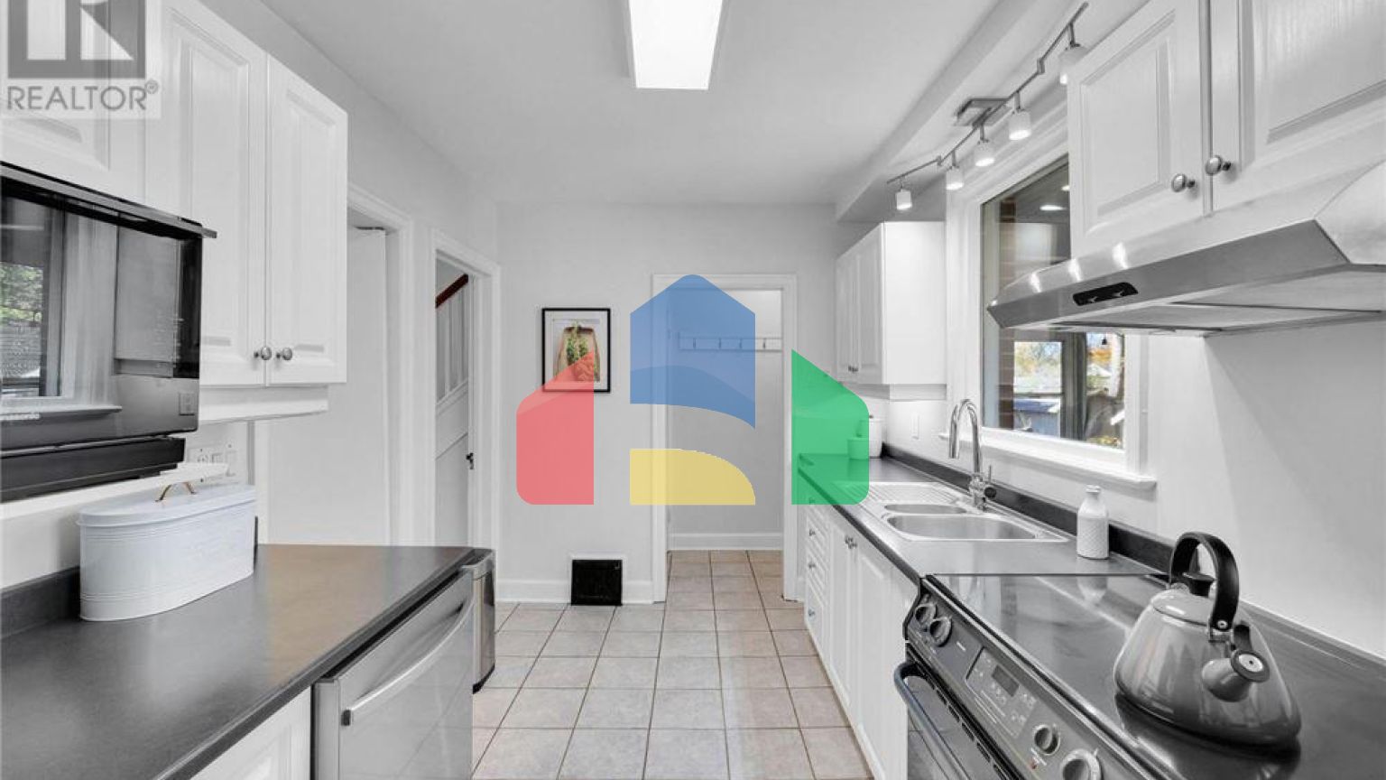 Residential - Single Family Home - Ottawa, Canada - Canada