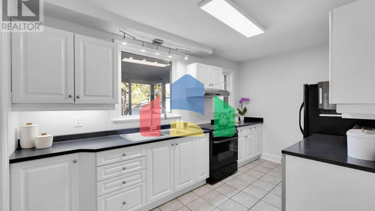 Residential - Single Family Home - Ottawa, Canada - Canada