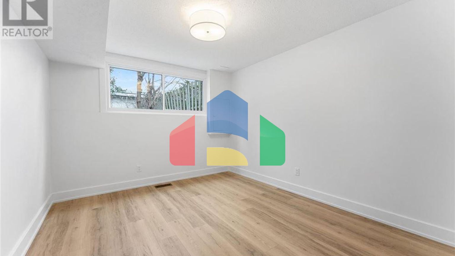 Residential - Single Family Home - Ottawa, Canada - Canada