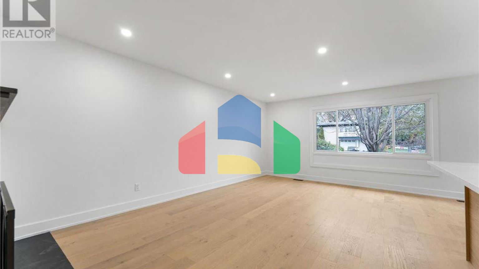 Residential - Single Family Home - Ottawa, Canada - Canada