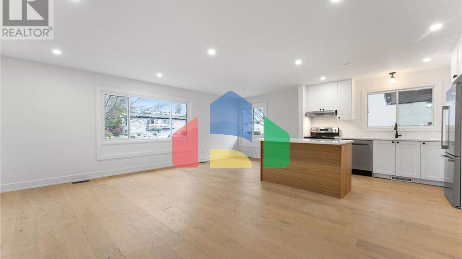 Residential - Single Family Home - Ottawa, Canada - Canada