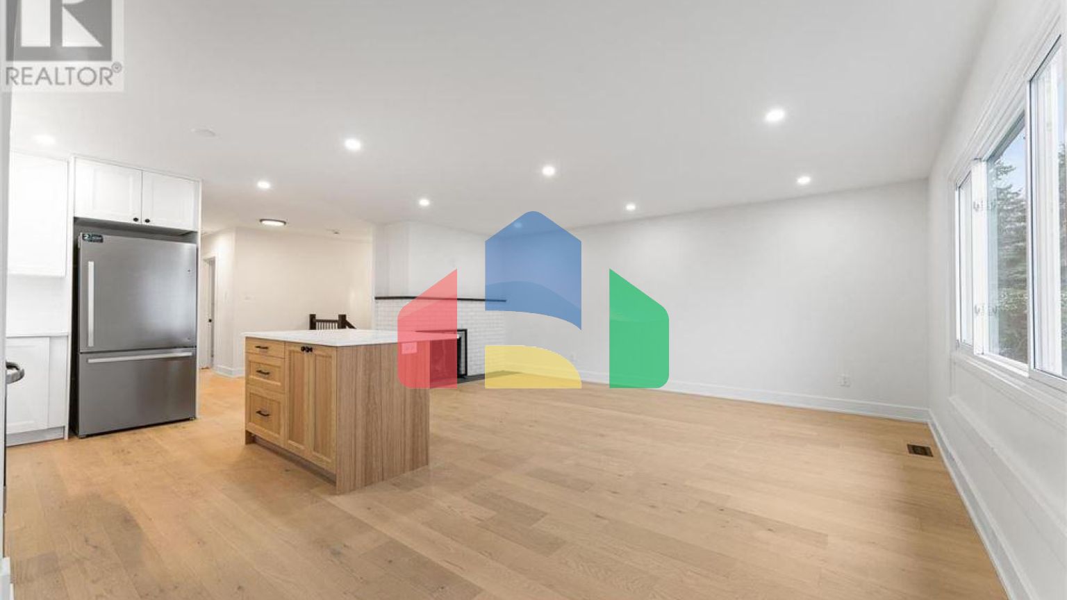 Residential - Single Family Home - Ottawa, Canada - Canada