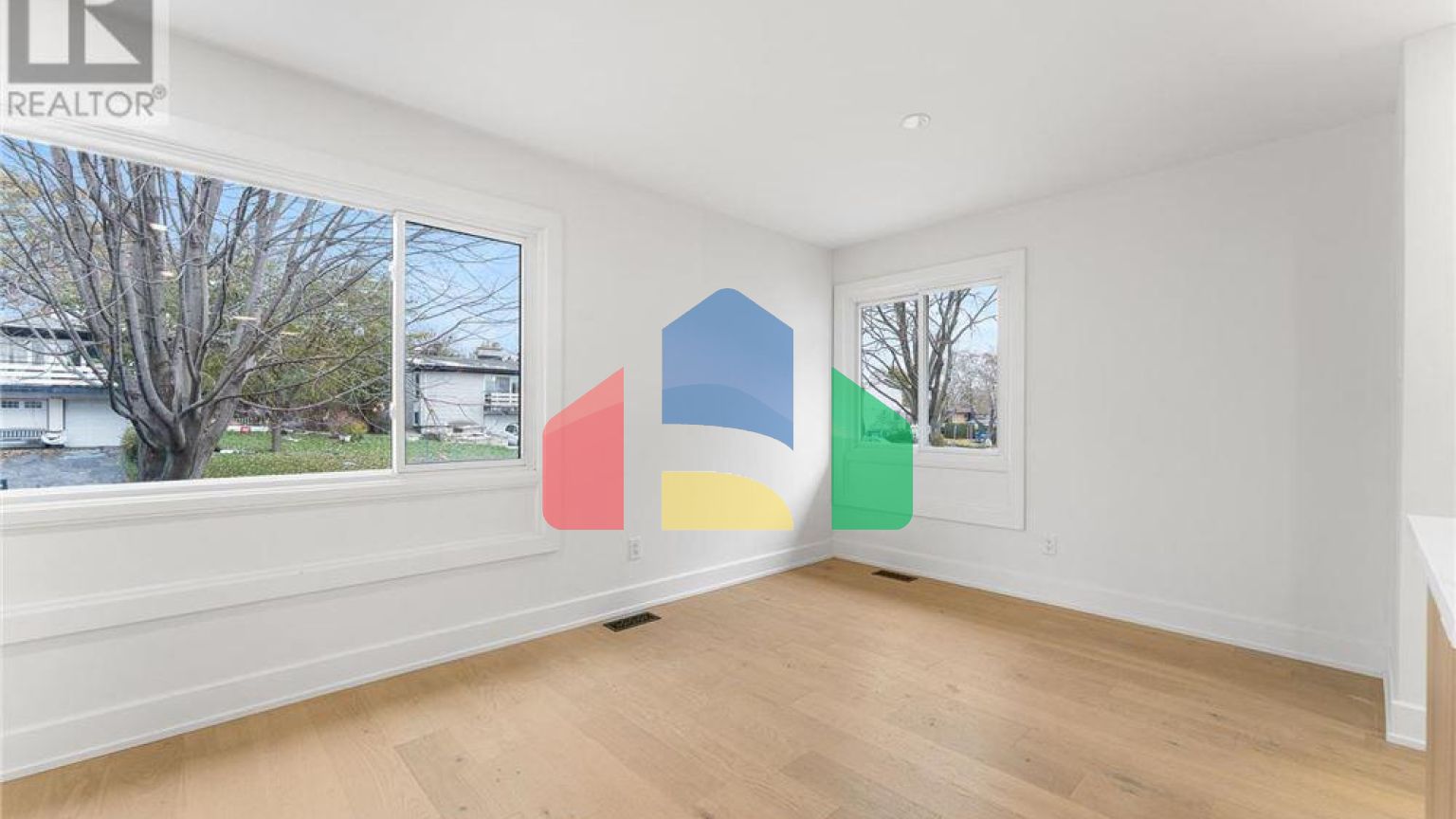 Residential - Single Family Home - Ottawa, Canada - Canada