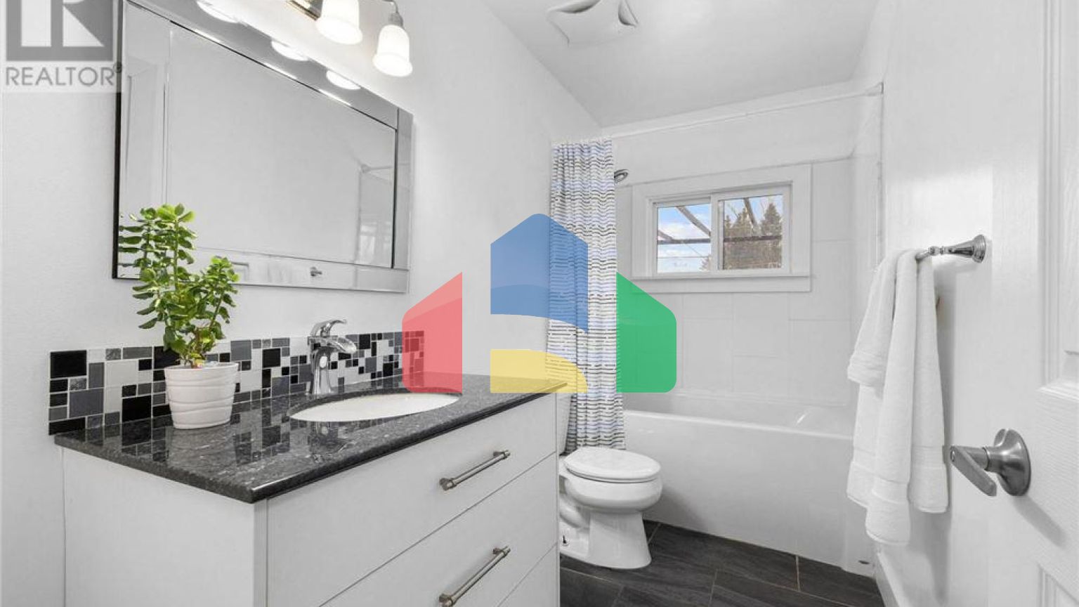 Residential - Single Family Home - Ottawa, Canada - Canada