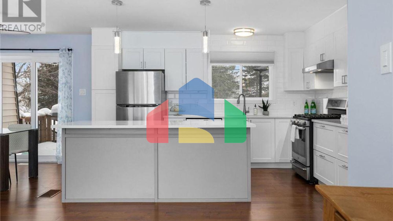 Residential - Single Family Home - Ottawa, Canada - Canada