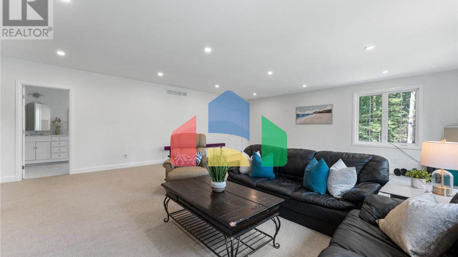 Residential - Single Family Home - Ottawa, Canada - Canada