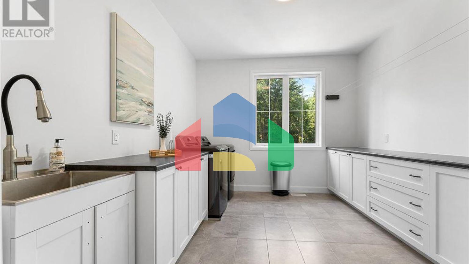 Residential - Single Family Home - Ottawa, Canada - Canada