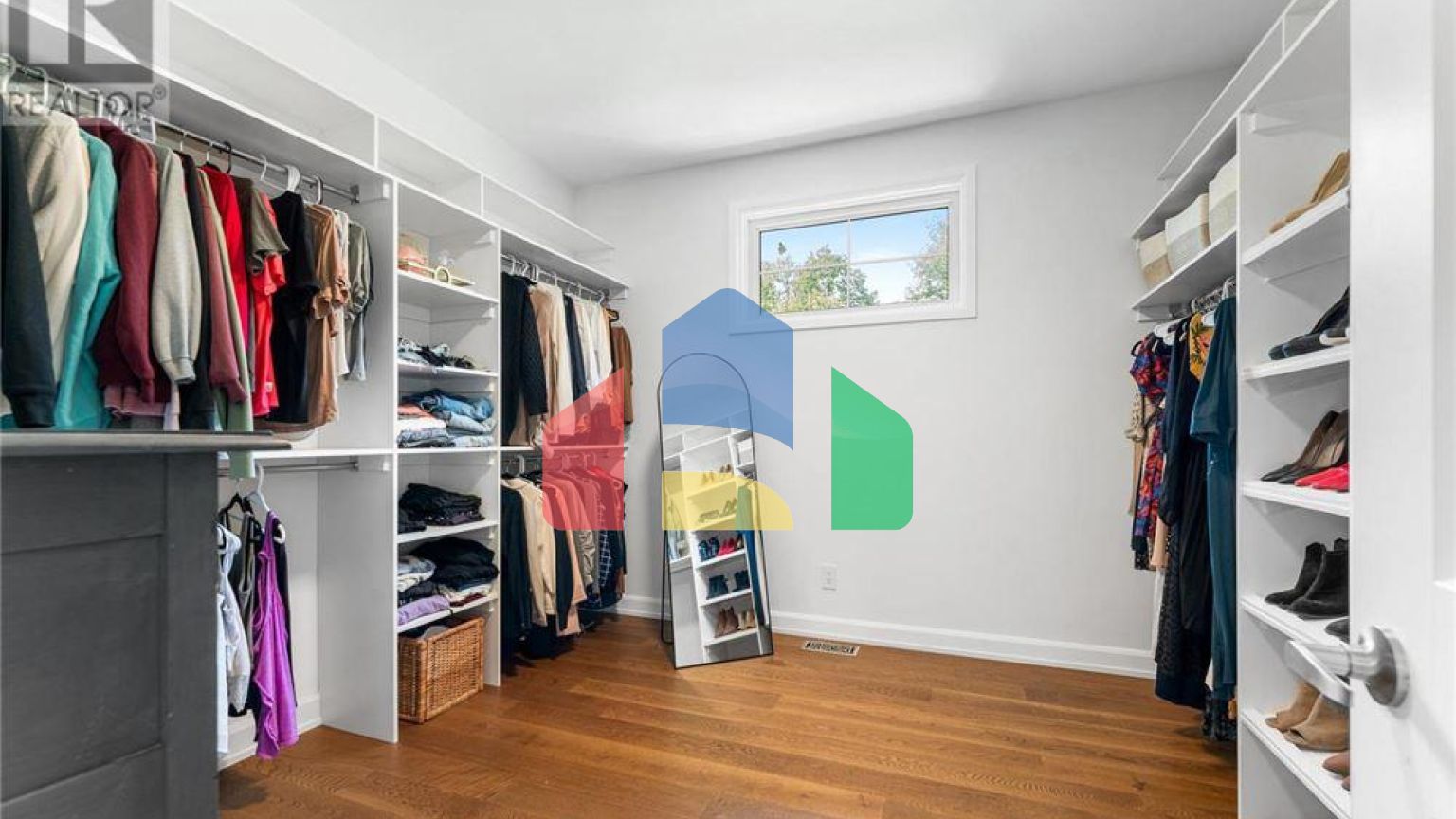 Residential - Single Family Home - Ottawa, Canada - Canada