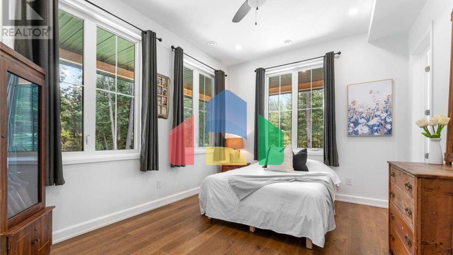 Residential - Single Family Home - Ottawa, Canada - Canada