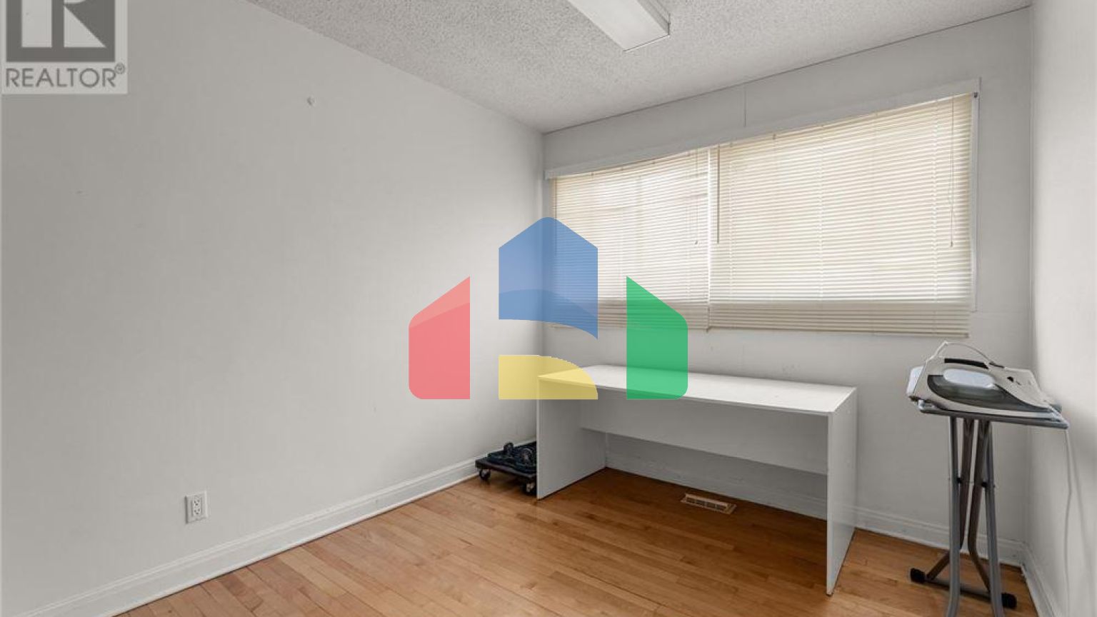 Residential - Single Family Home - Ottawa, Canada - Canada