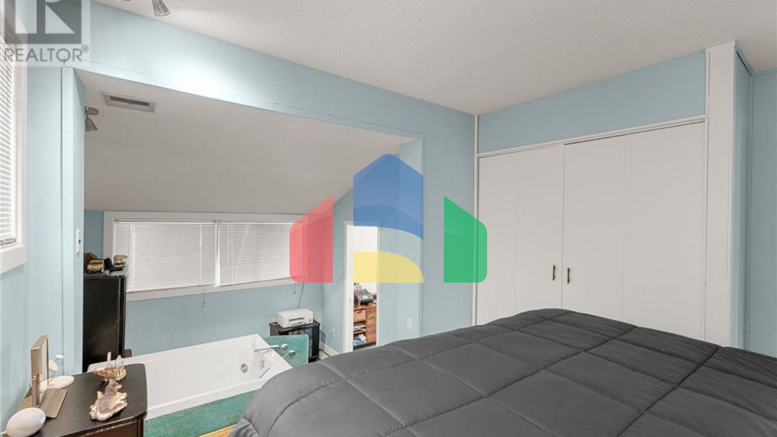 Residential - Single Family Home - Ottawa, Canada - Canada